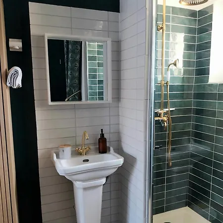 D'hôtes Chez Lyly Et Juju Piscine&sauna Parking Gratuit 3*
