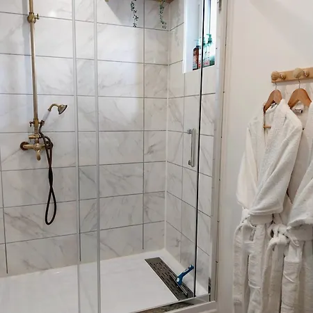 D'hôtes Chez Lyly Et Juju Piscine&sauna Parking Gratuit 3*